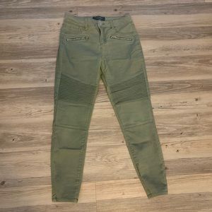 Francesca’s green jeans